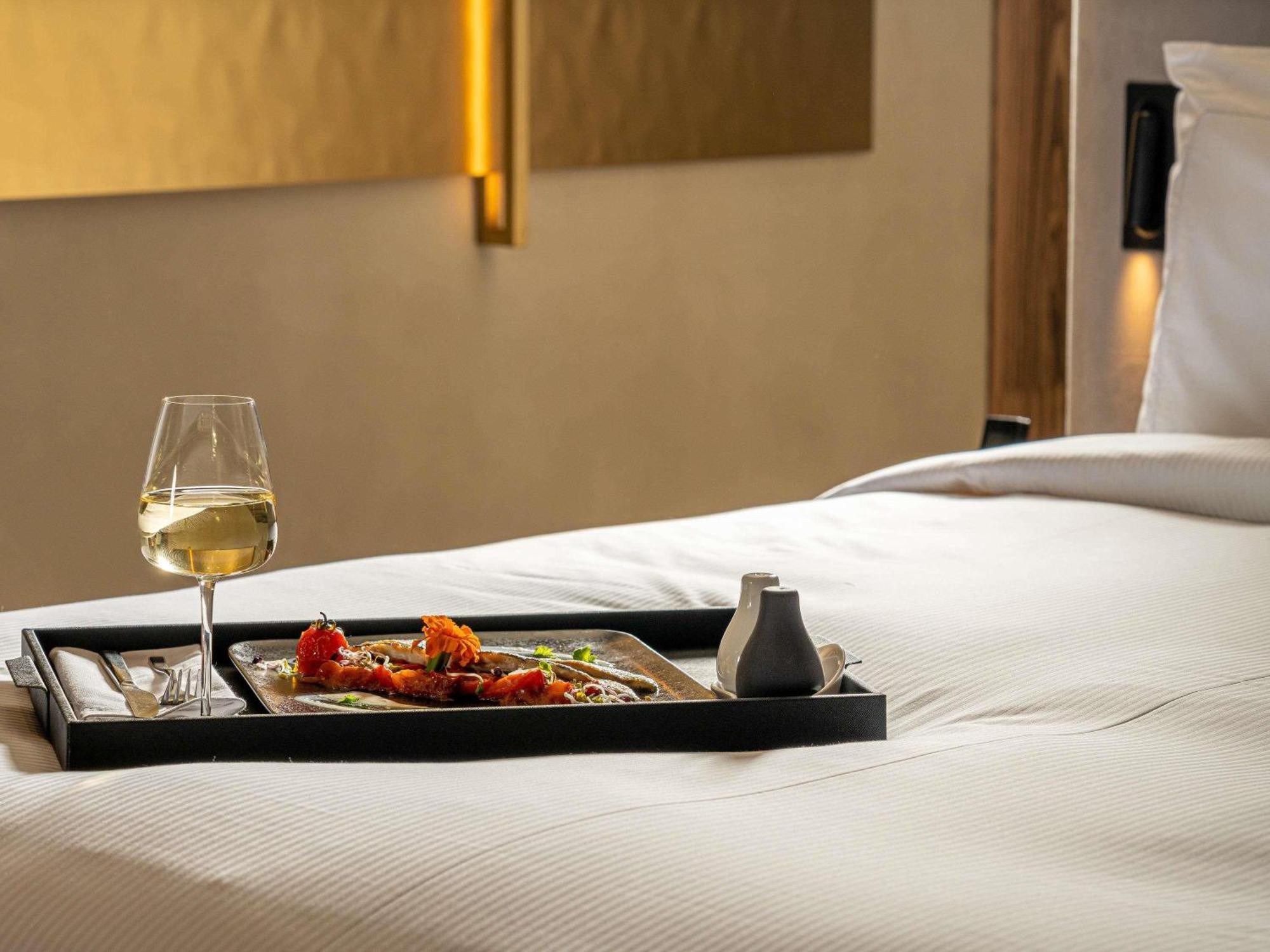 The Emporium Hotel Plovdiv - Mgallery Collection ภายนอก รูปภาพ